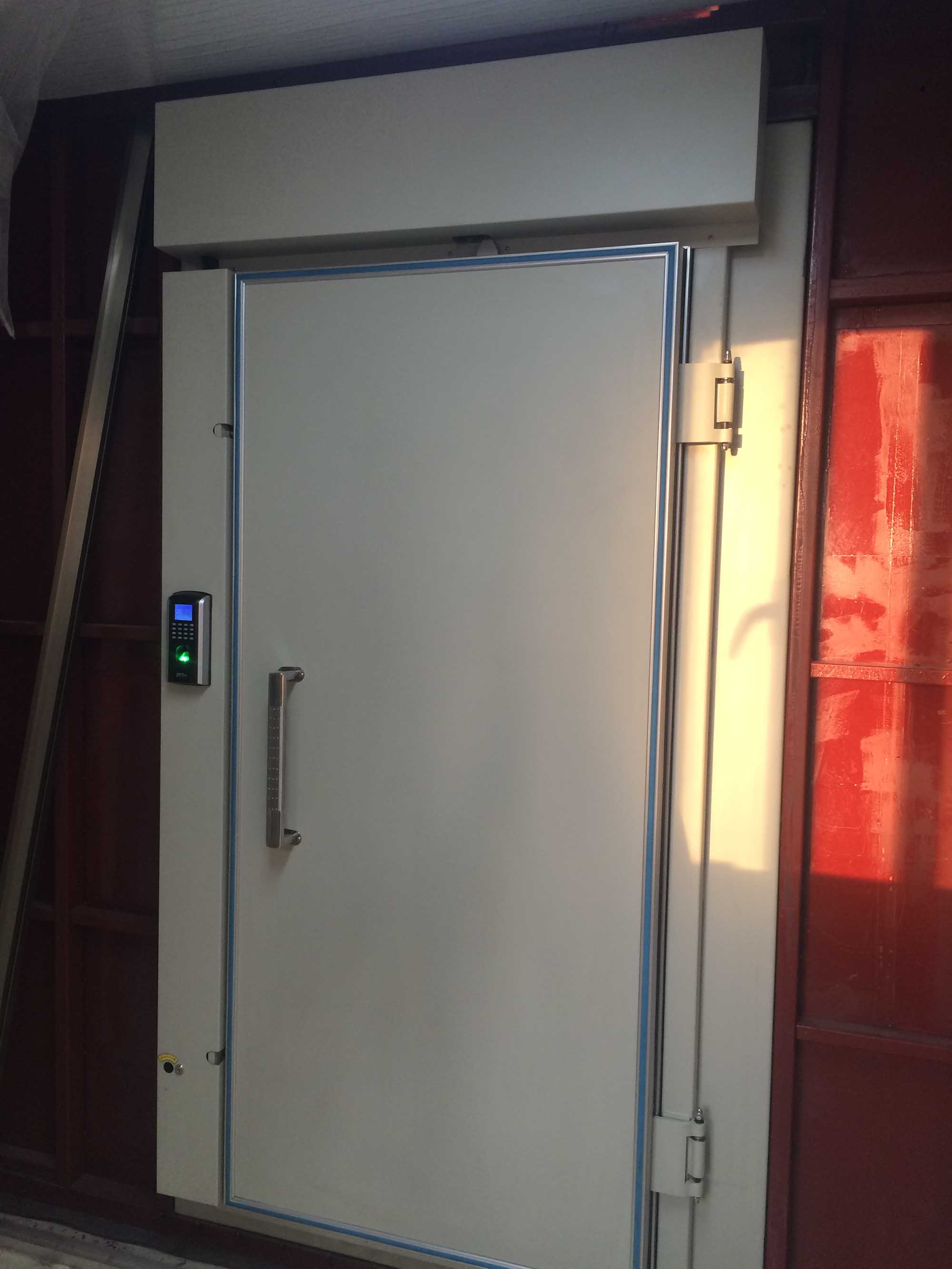 C級電（diàn）動屏蔽門（mén）（指紋門禁）